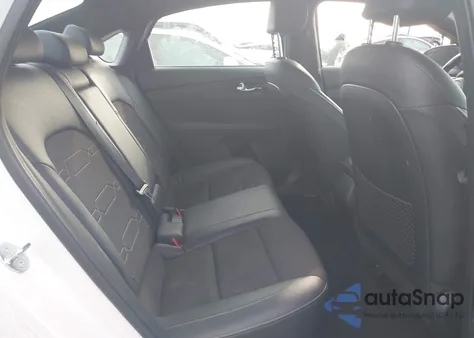 2024 Kia Forte Gt-Line z USA, uszkodzony, nr VIN 3KPF54AD3RE771240